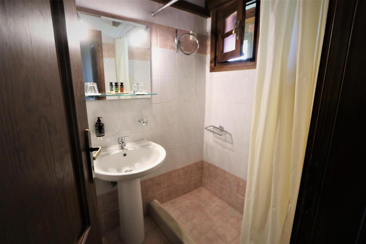 Vateri Hotel Límni Buitenkant foto