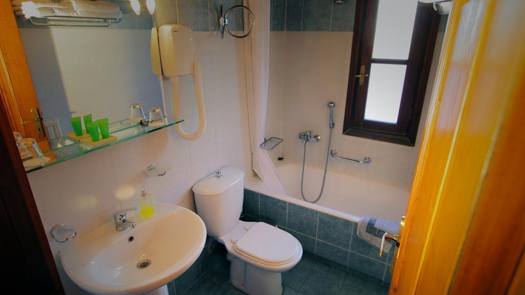 Vateri Hotel Límni Buitenkant foto